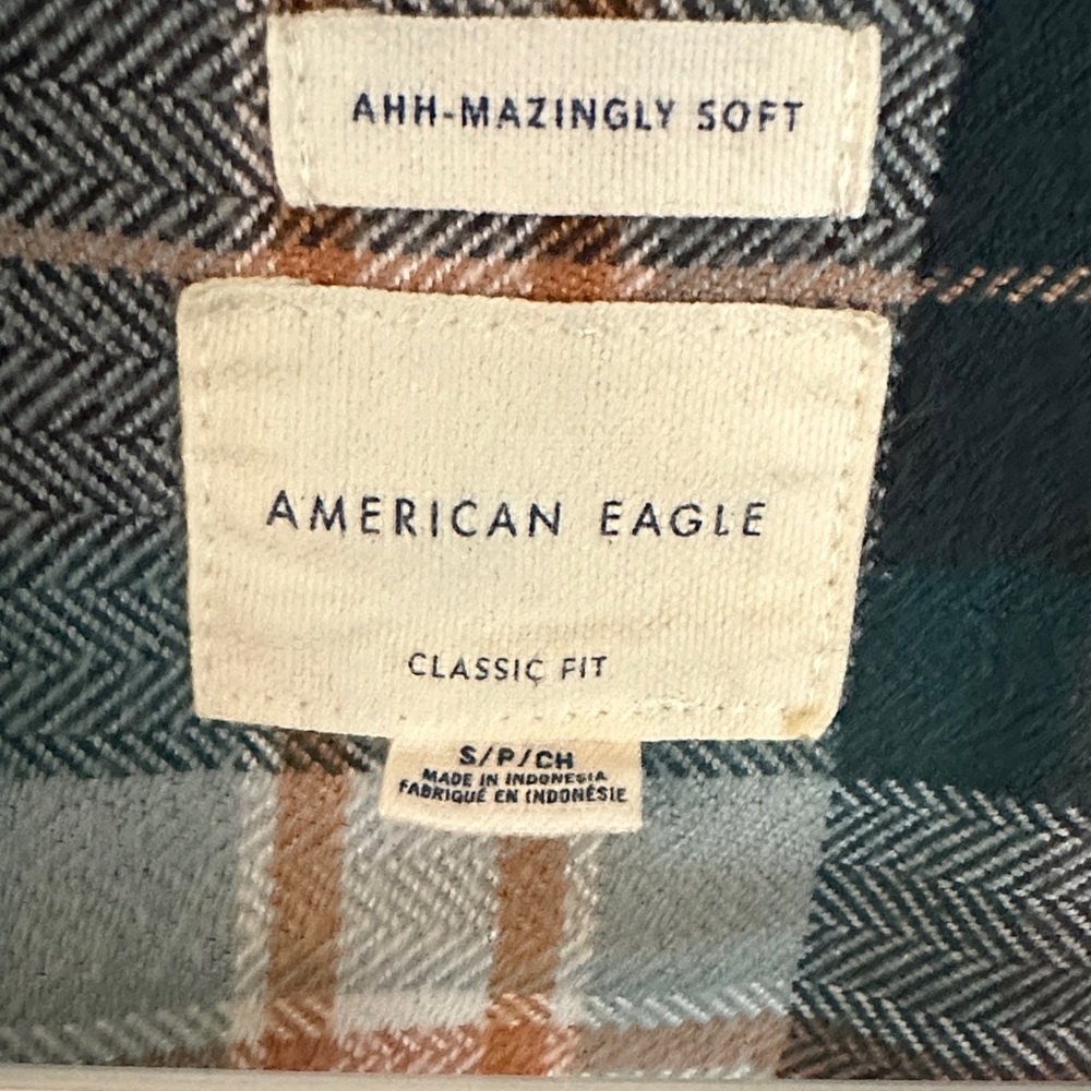 American Eagle Outfitters Men's Casual Plaid Shirt - Green, White, Gold - Picture 2 of 4